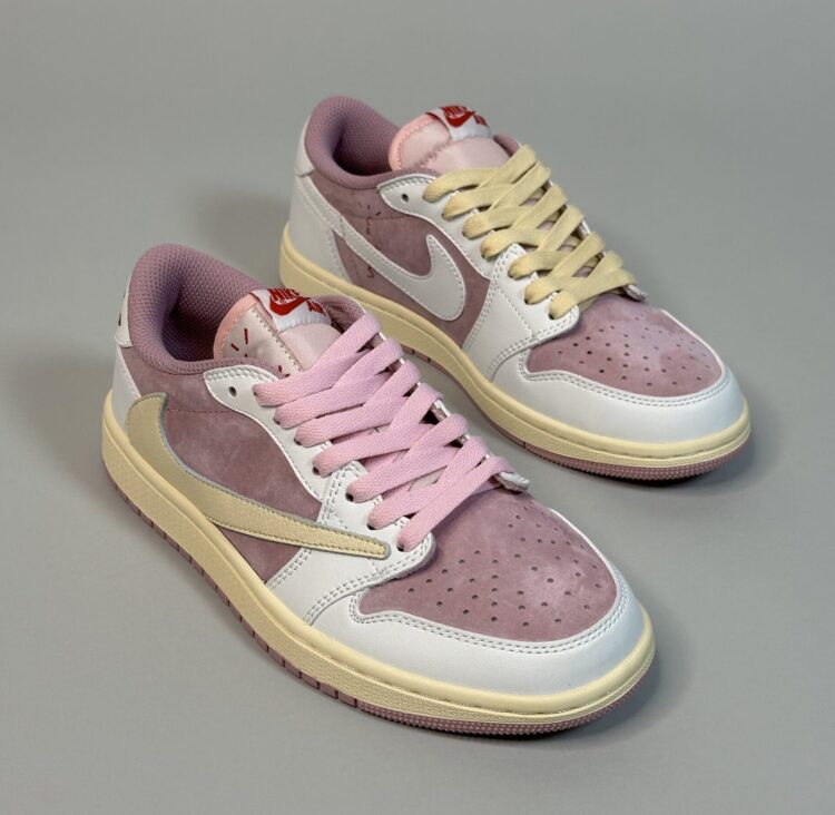 کتونی تراویس اسکات